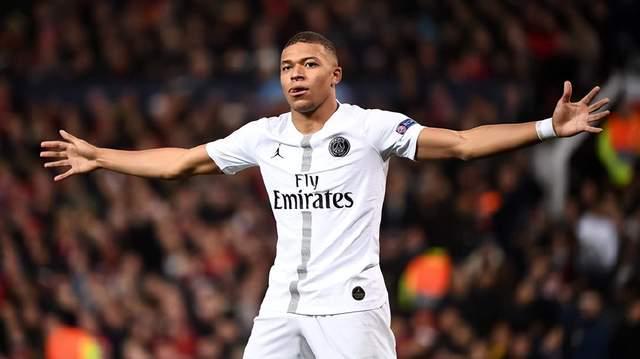 巴顿：李嗣镕一直很努力地训练，他的中超首秀应该是满分（巴顿赞李嗣镕训练刻苦：中超处子秀堪称满分）