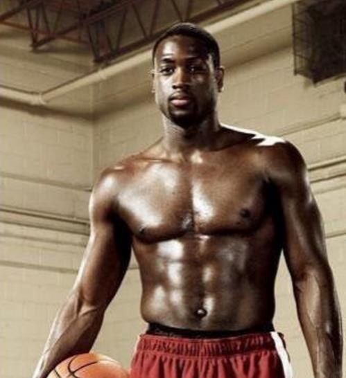 斯帕莱蒂：伊尔迪兹是超顶级球员，弗拉霍维奇肌肉拉伤了（斯帕莱蒂称伊尔迪兹堪称顶尖，弗拉霍维奇遭遇肌肉拉伤）