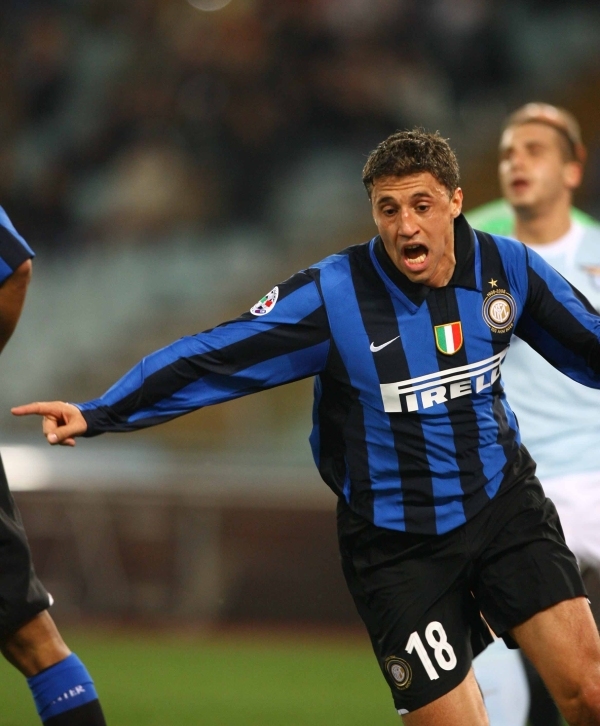 于帕：尤其感谢孔帕尼对我的指导；已经克服注意力不集中问题（于帕：特别感谢孔帕尼指导，注意力不集中已克服）