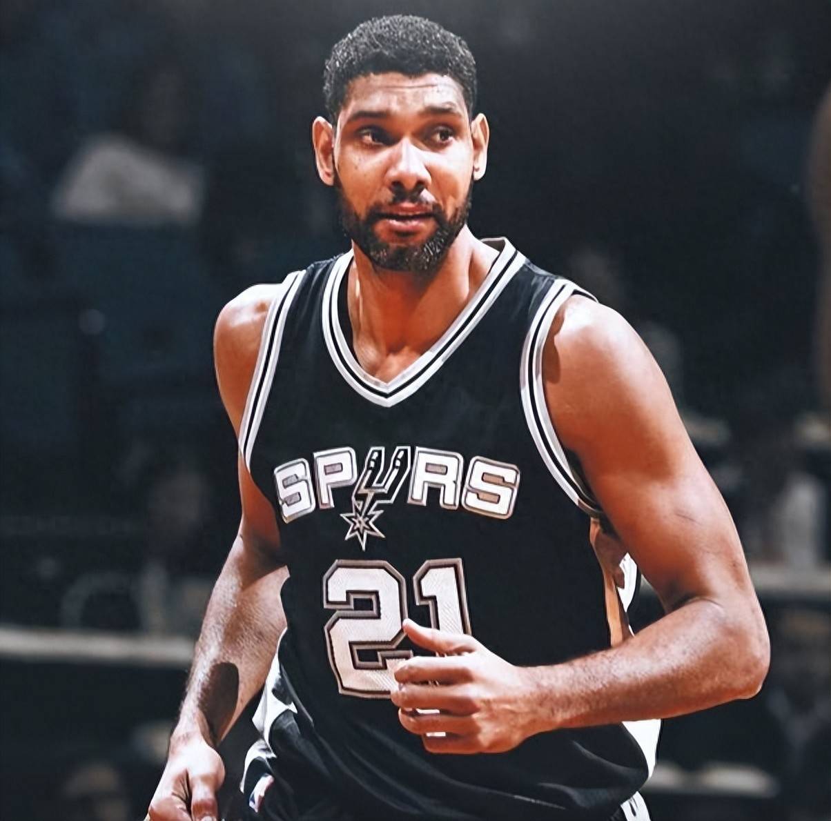 热议邵佳一上任：挑战与机遇并存，能带来更多的血性（邵佳一履新引发热议：机遇与挑战同在，或将带来更多血性）